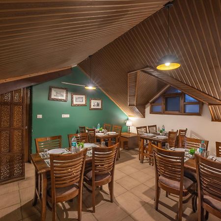 שימלה Wingait Inn - Hotel Near Mall Road מראה חיצוני תמונה