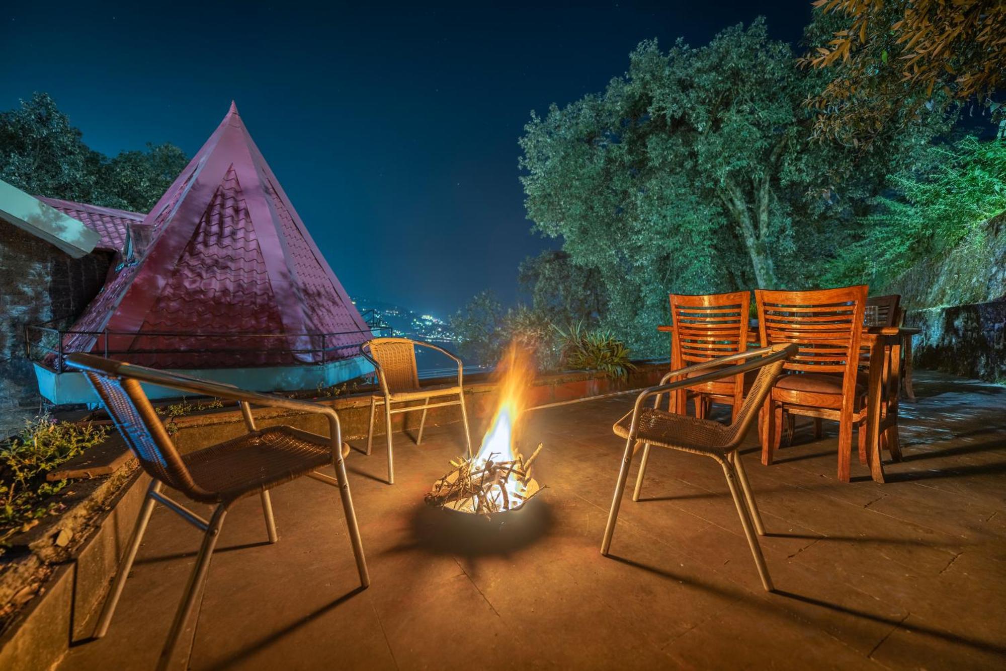 שימלה Wingait Inn - Hotel Near Mall Road מראה חיצוני תמונה