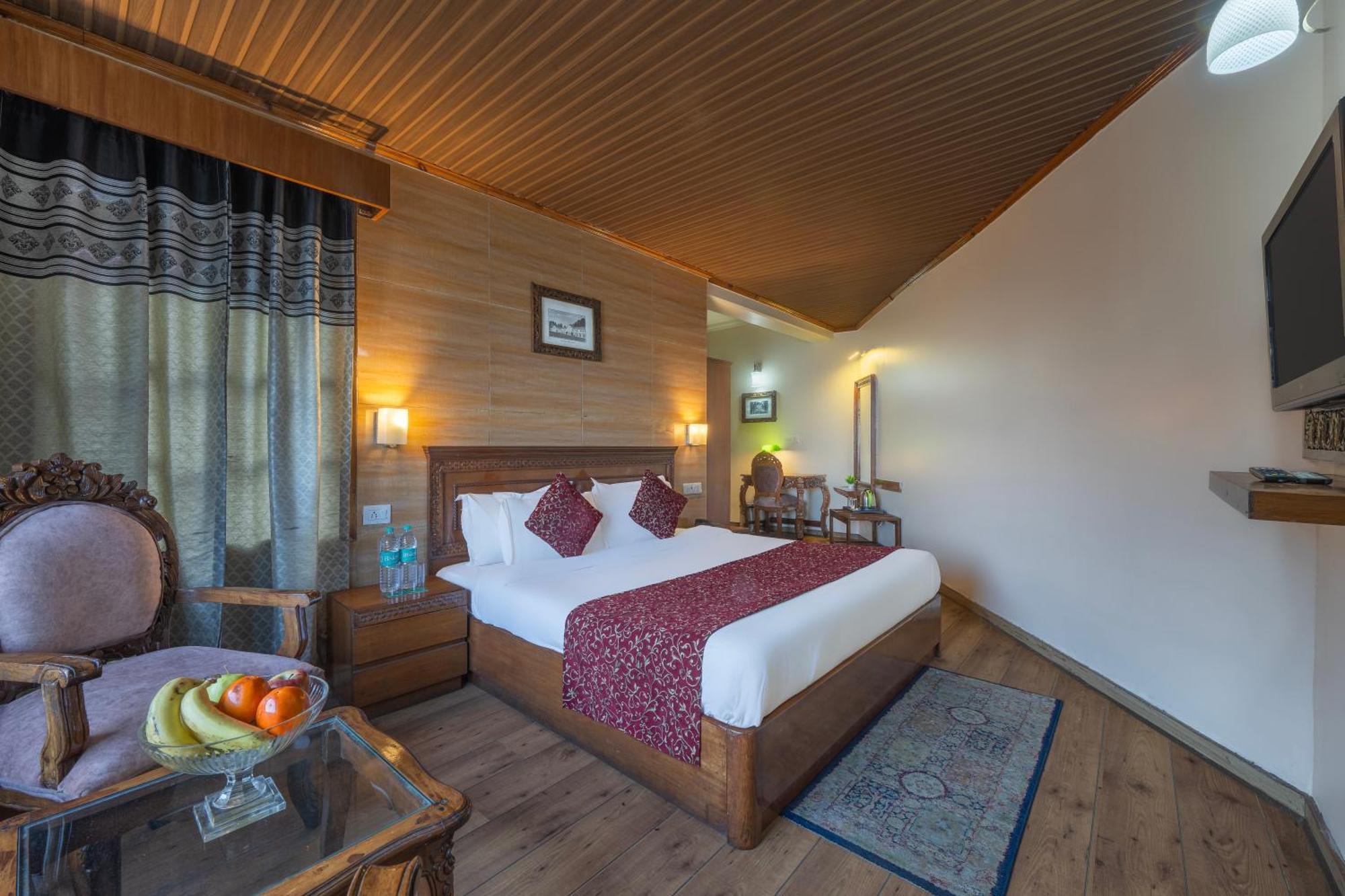 שימלה Wingait Inn - Hotel Near Mall Road מראה חיצוני תמונה