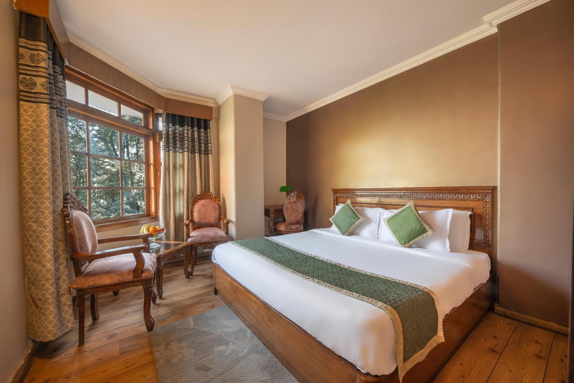 שימלה Wingait Inn - Hotel Near Mall Road מראה חיצוני תמונה